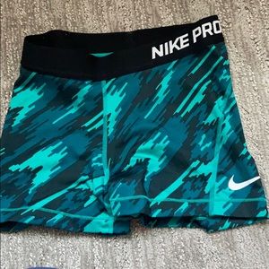 Nike pro shorts size small